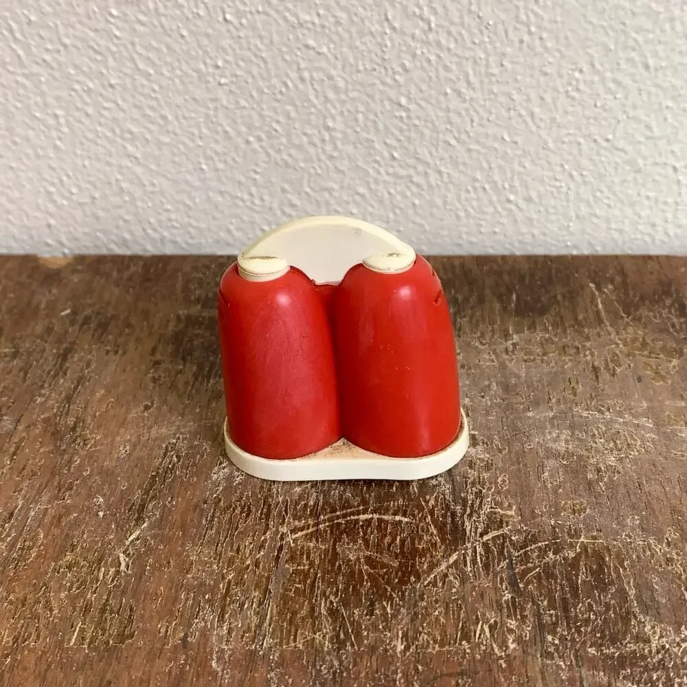 Vintage Red White Plastic All-in-One Salt & Pepper shakers‎ MCM Made in USA